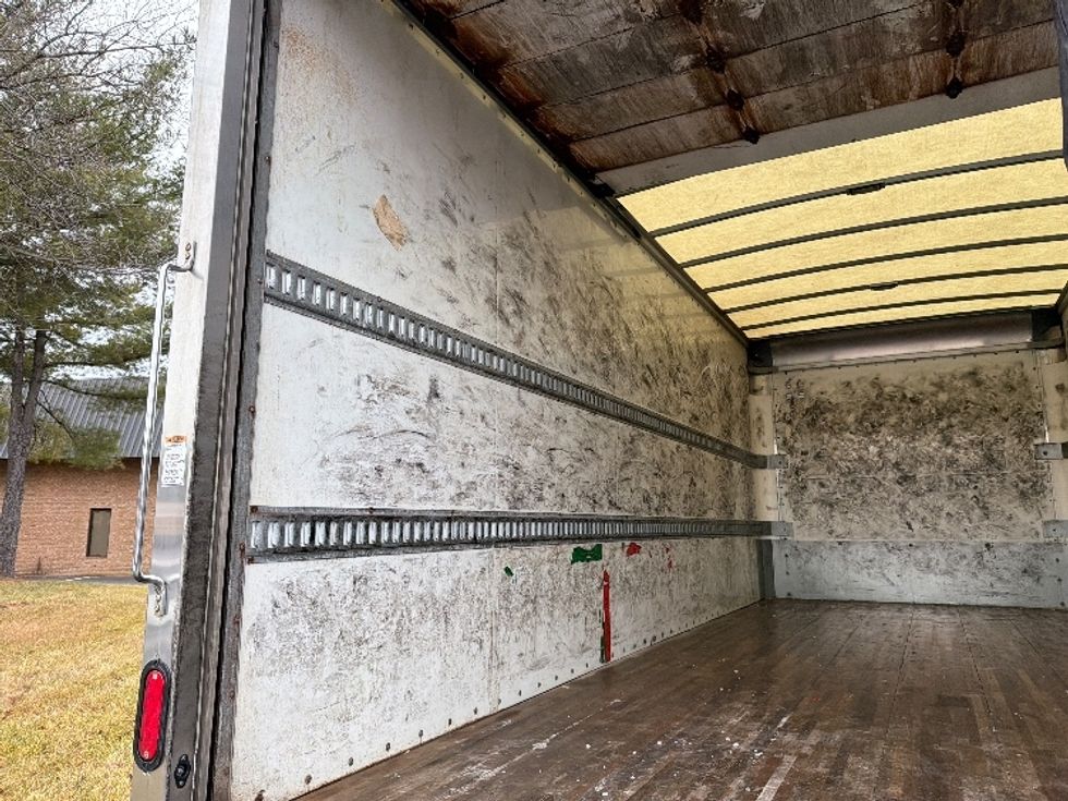 Medium Duty Box Truck-Light and Medium Duty Trucks-Freightliner-2019-M2-Essex-MD-464,974\n\t\tmiles-$ 20,500 - Image 10