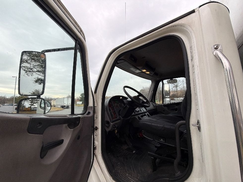 Medium Duty Box Truck-Light and Medium Duty Trucks-Freightliner-2019-M2-Essex-MD-464,974\n\t\tmiles-$ 20,500 - Image 15