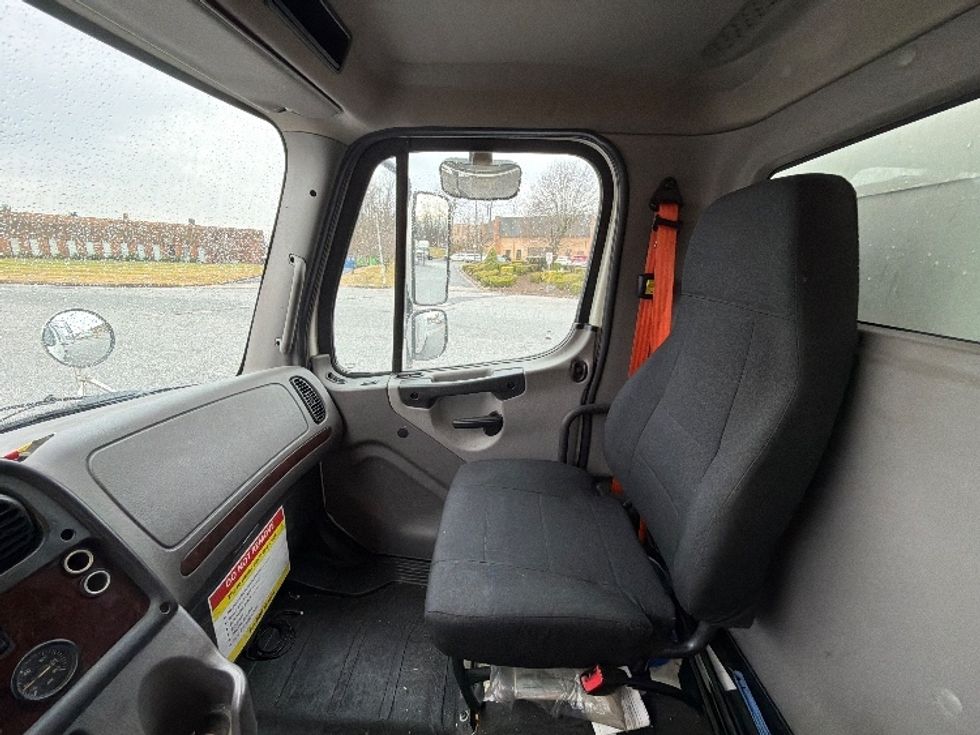 Medium Duty Box Truck-Light and Medium Duty Trucks-Freightliner-2019-M2-Essex-MD-464,974\n\t\tmiles-$ 20,500 - Image 18