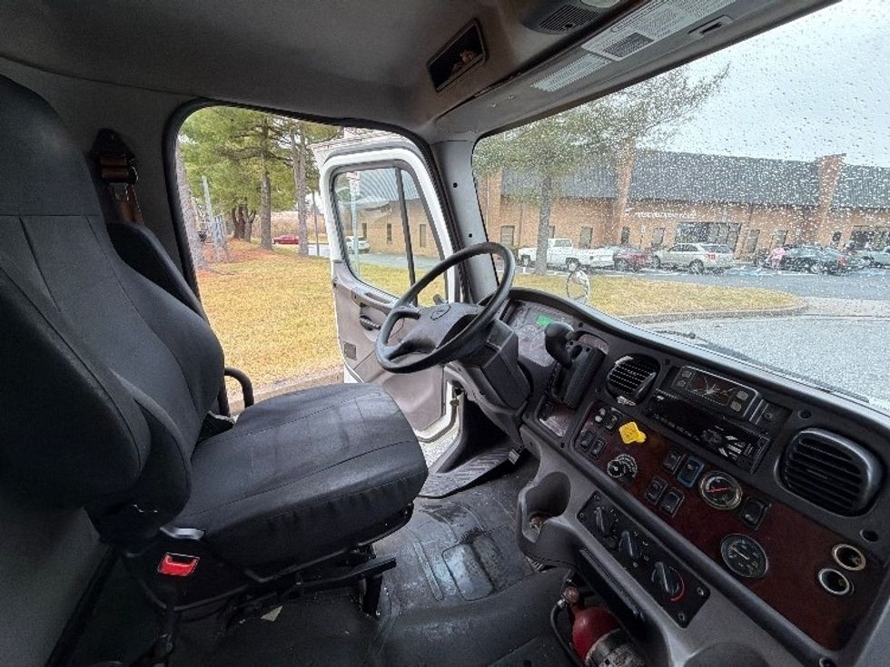 Medium Duty Box Truck-Light and Medium Duty Trucks-Freightliner-2019-M2-Essex-MD-464,974\n\t\tmiles-$ 20,500 - Image 21