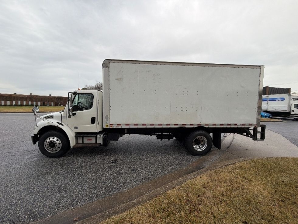 Medium Duty Box Truck-Light and Medium Duty Trucks-Freightliner-2019-M2-Essex-MD-464,974\n\t\tmiles-$ 20,500 - Image 4