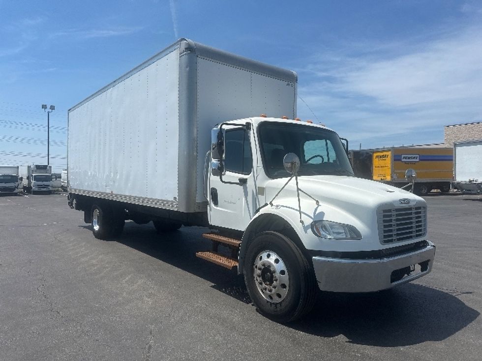 Medium Duty Box Truck-Light and Medium Duty Trucks-Freightliner-2019-M2-Etobicoke-ON-225,851\n\t\tkm-$ 65,750 - Image 1