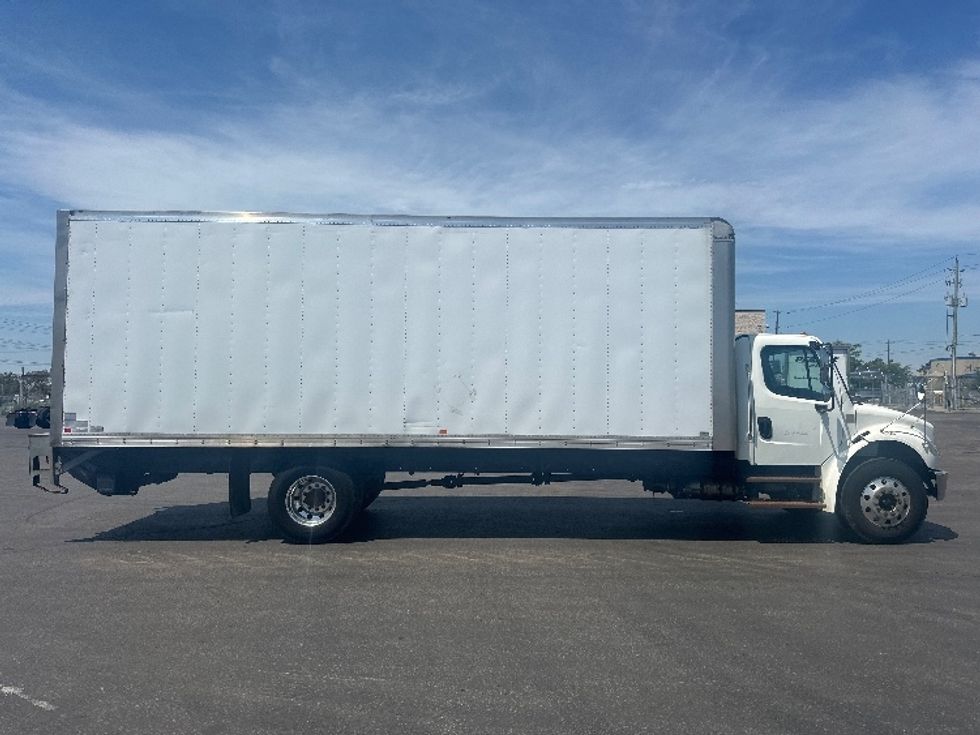 Medium Duty Box Truck-Light and Medium Duty Trucks-Freightliner-2019-M2-Etobicoke-ON-225,851\n\t\tkm-$ 65,750 - Image 15