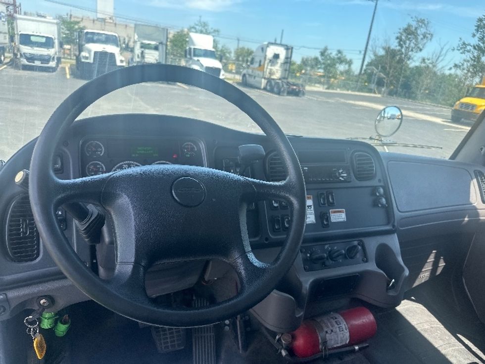 Medium Duty Box Truck-Light and Medium Duty Trucks-Freightliner-2019-M2-Etobicoke-ON-225,851\n\t\tkm-$ 65,750 - Image 18