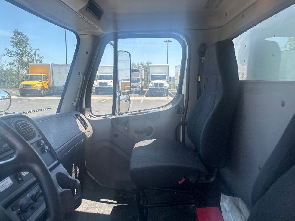 Medium Duty Box Truck-Light and Medium Duty Trucks-Freightliner-2019-M2-Etobicoke-ON-225,851\n\t\tkm-$ 65,750 - Image 19