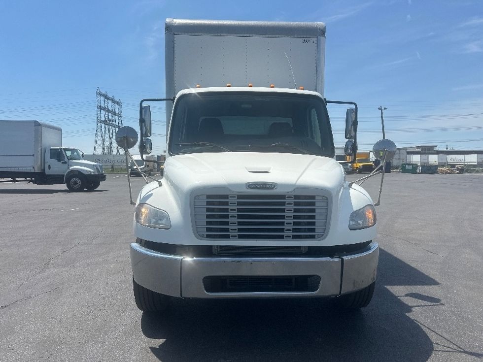 Medium Duty Box Truck-Light and Medium Duty Trucks-Freightliner-2019-M2-Etobicoke-ON-225,851\n\t\tkm-$ 65,750 - Image 2