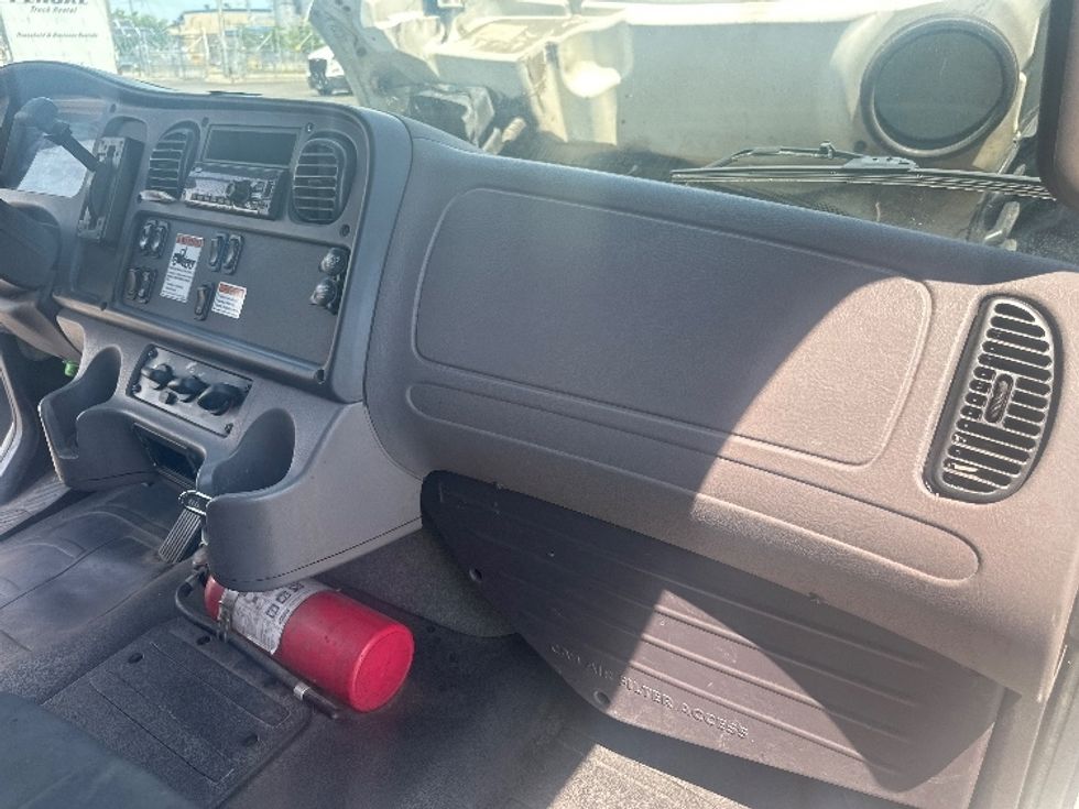 Medium Duty Box Truck-Light and Medium Duty Trucks-Freightliner-2019-M2-Etobicoke-ON-225,851\n\t\tkm-$ 65,750 - Image 21