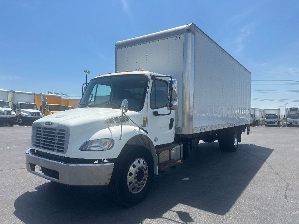 Medium Duty Box Truck-Light and Medium Duty Trucks-Freightliner-2019-M2-Etobicoke-ON-225,851\n\t\tkm-$ 65,750 - Image 3