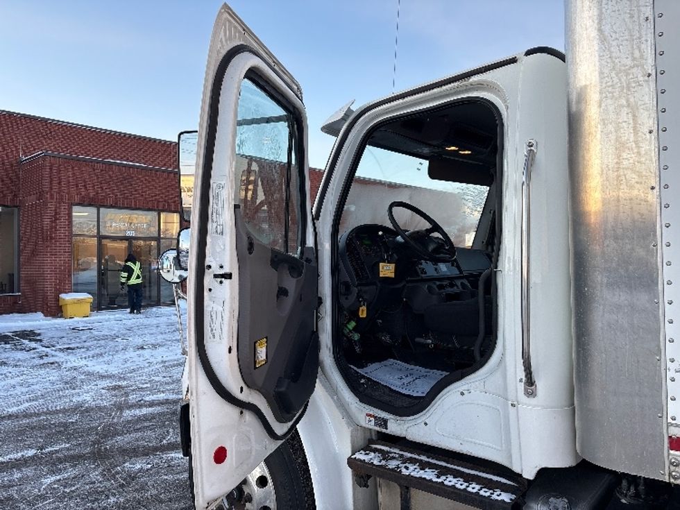 Medium Duty Box Truck-Light and Medium Duty Trucks-Freightliner-2019-M2-Etobicoke-ON-229,000\n\t\tkm-$ 71,000 - Image 16