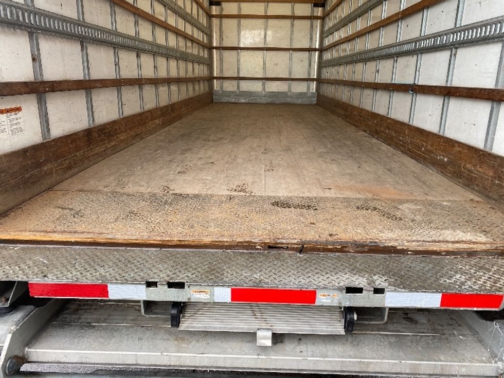 Medium Duty Box Truck-Light and Medium Duty Trucks-Freightliner-2019-M2-Etobicoke-ON-233,378\n\t\tkm-$ 69,000 - Image 10