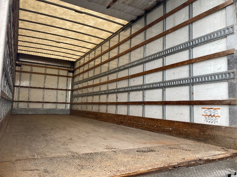 Medium Duty Box Truck-Light and Medium Duty Trucks-Freightliner-2019-M2-Etobicoke-ON-233,378\n\t\tkm-$ 69,000 - Image 12