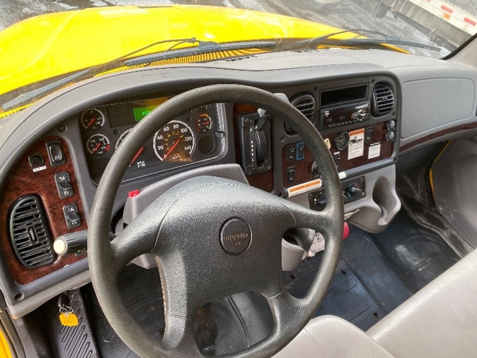 Medium Duty Box Truck-Light and Medium Duty Trucks-Freightliner-2019-M2-Etobicoke-ON-233,378\n\t\tkm-$ 69,000 - Image 17