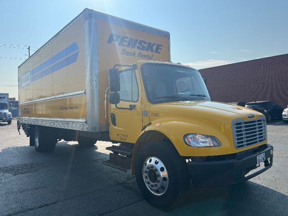 Medium Duty Box Truck-Light and Medium Duty Trucks-Freightliner-2019-M2-Etobicoke-ON-317,500\n\t\tkm-$ 56,000 - Image 1