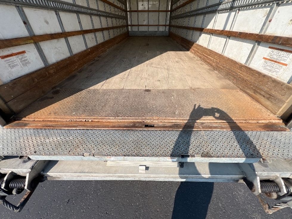 Medium Duty Box Truck-Light and Medium Duty Trucks-Freightliner-2019-M2-Etobicoke-ON-317,500\n\t\tkm-$ 56,000 - Image 10