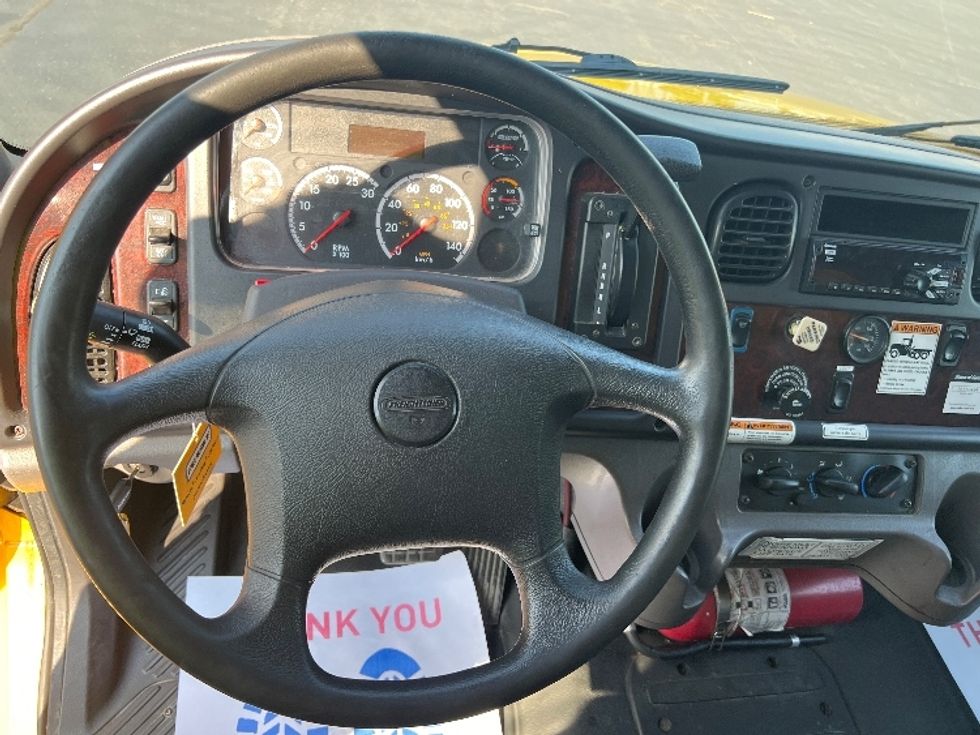 Medium Duty Box Truck-Light and Medium Duty Trucks-Freightliner-2019-M2-Etobicoke-ON-317,500\n\t\tkm-$ 56,000 - Image 18