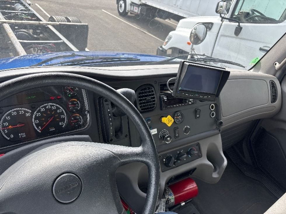Medium Duty Box Truck-Light and Medium Duty Trucks-Freightliner-2019-M2-Everett-WA-160,885\n\t\tmiles-$ 58,250 - Image 17