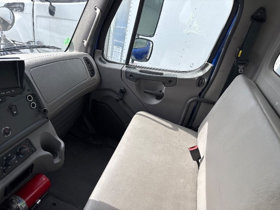 Medium Duty Box Truck-Light and Medium Duty Trucks-Freightliner-2019-M2-Everett-WA-160,885\n\t\tmiles-$ 58,250 - Image 19