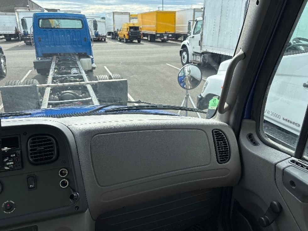 Medium Duty Box Truck-Light and Medium Duty Trucks-Freightliner-2019-M2-Everett-WA-160,885\n\t\tmiles-$ 58,250 - Image 21