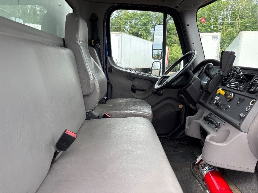 Medium Duty Box Truck-Light and Medium Duty Trucks-Freightliner-2019-M2-Everett-WA-160,885\n\t\tmiles-$ 58,250 - Image 22