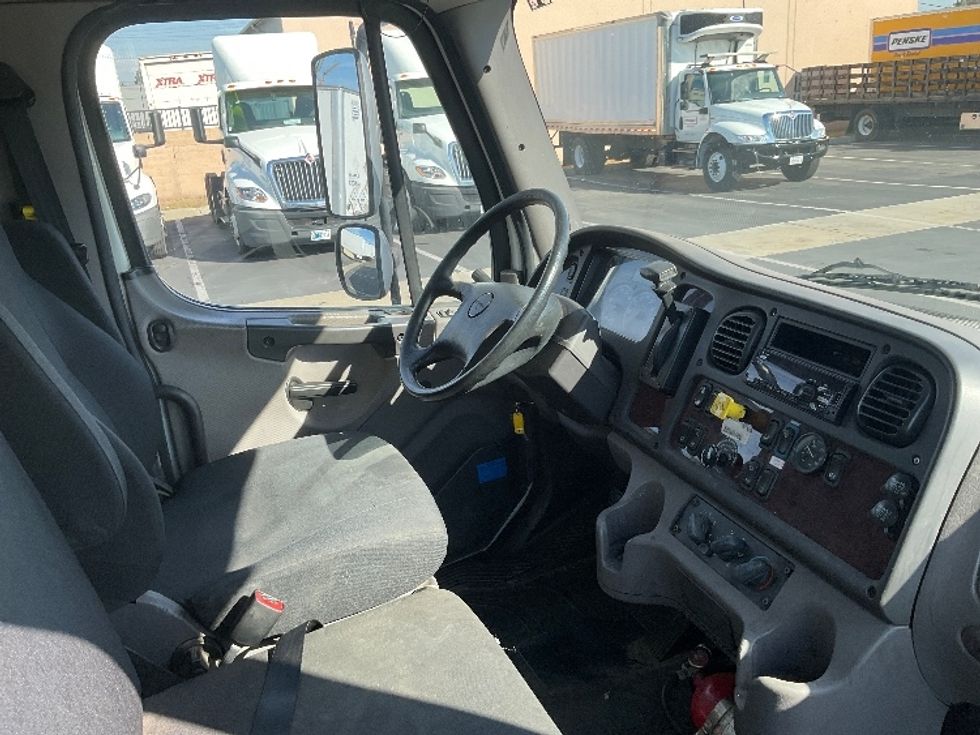 Medium Duty Box Truck-Light and Medium Duty Trucks-Freightliner-2019-M2-Fontana-CA-101,407\n\t\tmiles-$ 56,750 - Image 22