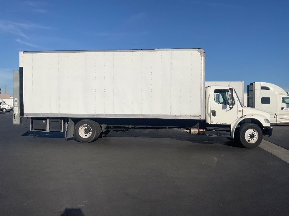 Medium Duty Box Truck-Light and Medium Duty Trucks-Freightliner-2019-M2-Fontana-CA-104,850\n\t\tmiles-$ 56,250 - Image 15