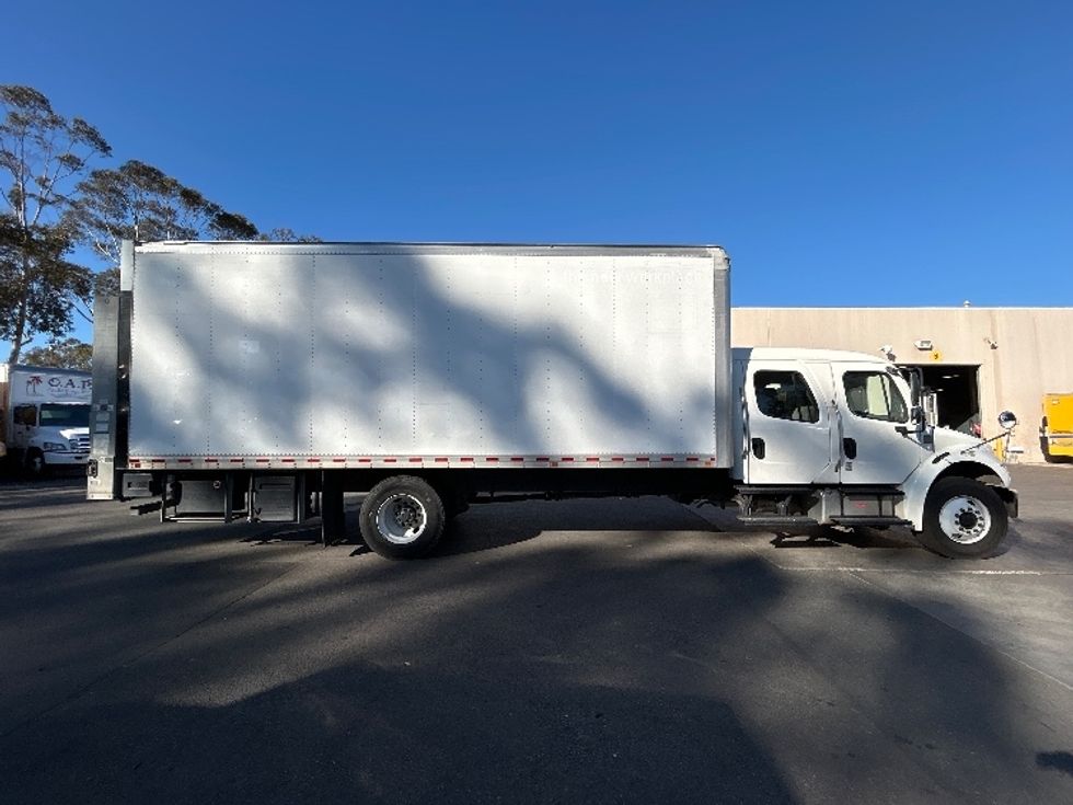 Medium Duty Box Truck-Light and Medium Duty Trucks-Freightliner-2019-M2-Fontana-CA-106,225\n\t\tmiles-$ 61,000 - Image 15