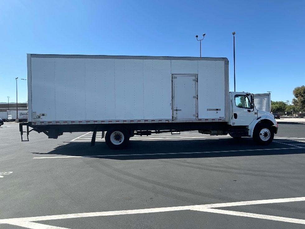 Medium Duty Box Truck-Light and Medium Duty Trucks-Freightliner-2019-M2-Fontana-CA-108,123\n\t\tmiles-$ 60,250 - Image 14