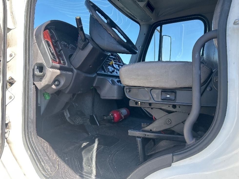 Medium Duty Box Truck-Light and Medium Duty Trucks-Freightliner-2019-M2-Fontana-CA-108,123\n\t\tmiles-$ 60,250 - Image 15