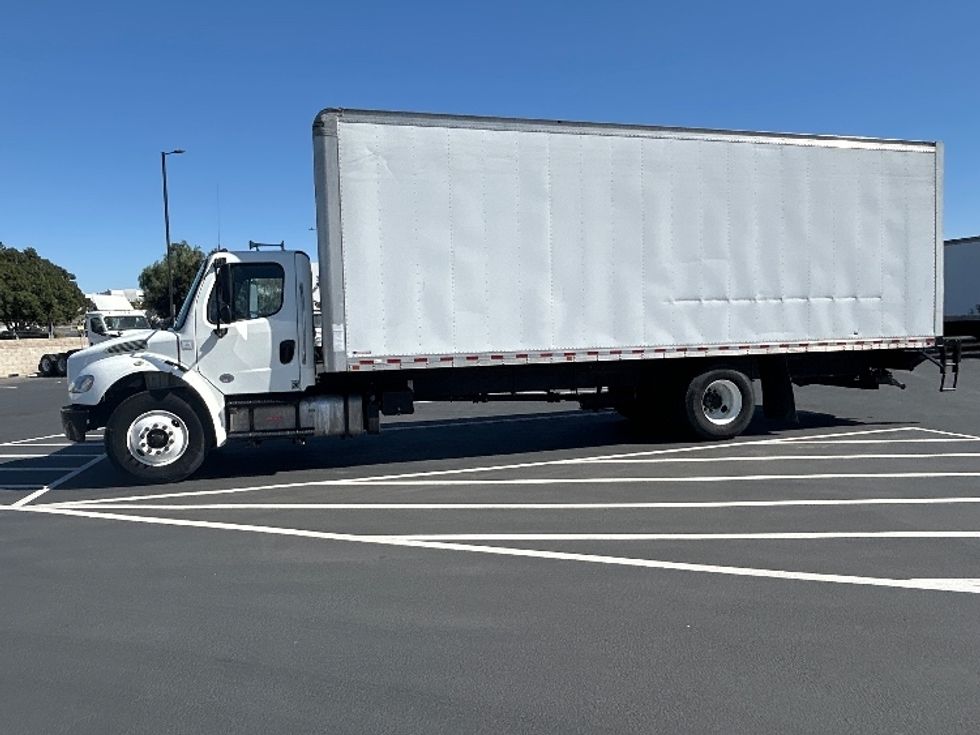 Medium Duty Box Truck-Light and Medium Duty Trucks-Freightliner-2019-M2-Fontana-CA-108,123\n\t\tmiles-$ 60,250 - Image 4