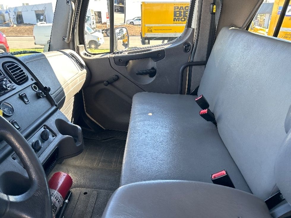 Medium Duty Box Truck-Light and Medium Duty Trucks-Freightliner-2019-M2-Fontana-CA-110,080\n\t\tmiles-$ 59,750 - Image 19