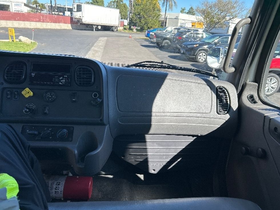 Medium Duty Box Truck-Light and Medium Duty Trucks-Freightliner-2019-M2-Fontana-CA-110,080\n\t\tmiles-$ 59,750 - Image 21