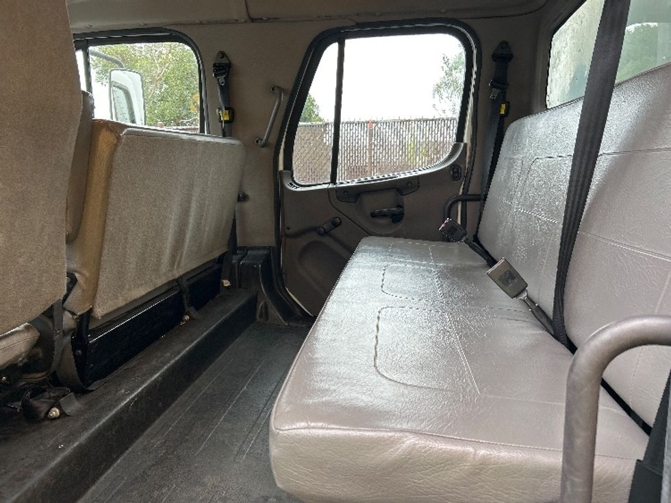 Medium Duty Box Truck-Light and Medium Duty Trucks-Freightliner-2019-M2-Fontana-CA-110,080\n\t\tmiles-$ 59,750 - Image 27