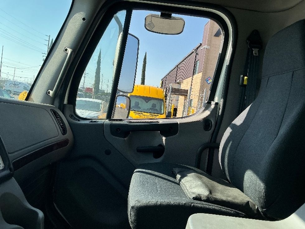 Medium Duty Box Truck-Light and Medium Duty Trucks-Freightliner-2019-M2-Fontana-CA-139,406\n\t\tmiles-$ 50,250 - Image 19