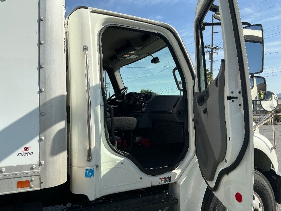 Medium Duty Box Truck-Light and Medium Duty Trucks-Freightliner-2019-M2-Fontana-CA-139,406\n\t\tmiles-$ 50,250 - Image 20