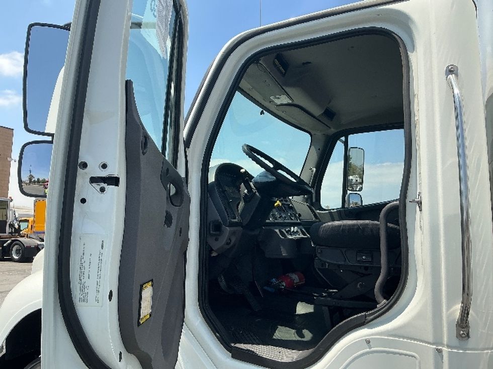 Medium Duty Box Truck-Light and Medium Duty Trucks-Freightliner-2019-M2-Fontana-CA-140,128\n\t\tmiles-$ 59,500 - Image 16
