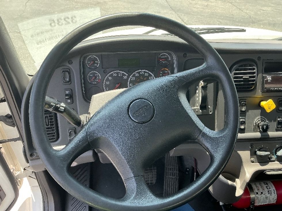 Medium Duty Box Truck-Light and Medium Duty Trucks-Freightliner-2019-M2-Fontana-CA-140,128\n\t\tmiles-$ 59,500 - Image 18