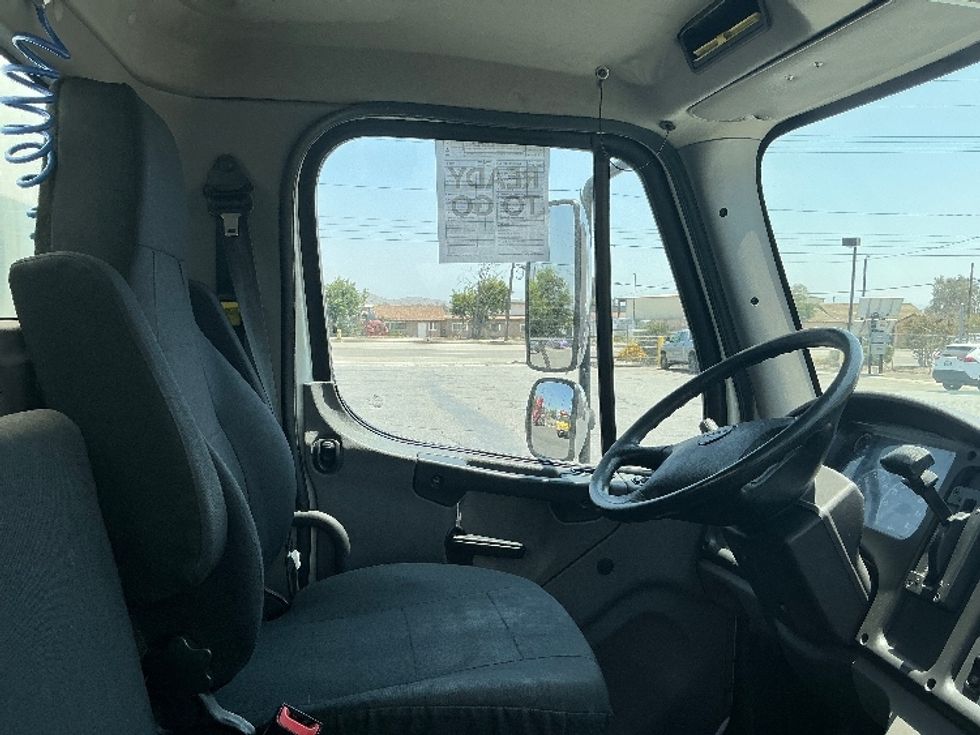 Medium Duty Box Truck-Light and Medium Duty Trucks-Freightliner-2019-M2-Fontana-CA-140,128\n\t\tmiles-$ 59,500 - Image 22