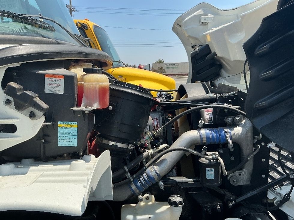 Medium Duty Box Truck-Light and Medium Duty Trucks-Freightliner-2019-M2-Fontana-CA-140,128\n\t\tmiles-$ 59,500 - Image 23