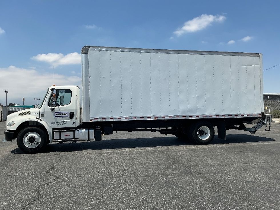 Medium Duty Box Truck-Light and Medium Duty Trucks-Freightliner-2019-M2-Fontana-CA-140,128\n\t\tmiles-$ 59,500 - Image 4