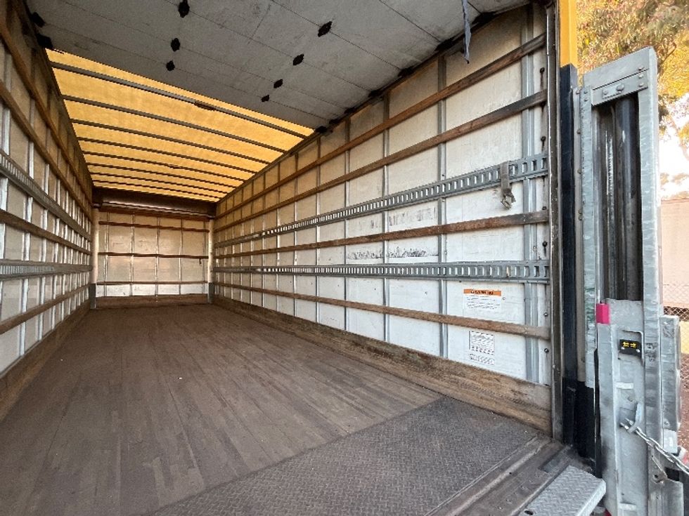 Medium Duty Box Truck-Light and Medium Duty Trucks-Freightliner-2019-M2-Fontana-CA-146,023\n\t\tmiles-$ 52,500 - Image 12