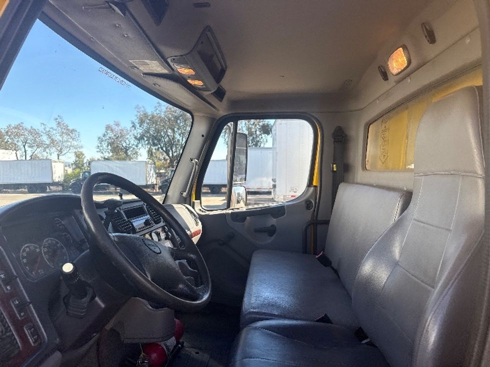 Medium Duty Box Truck-Light and Medium Duty Trucks-Freightliner-2019-M2-Fontana-CA-146,023\n\t\tmiles-$ 52,500 - Image 16