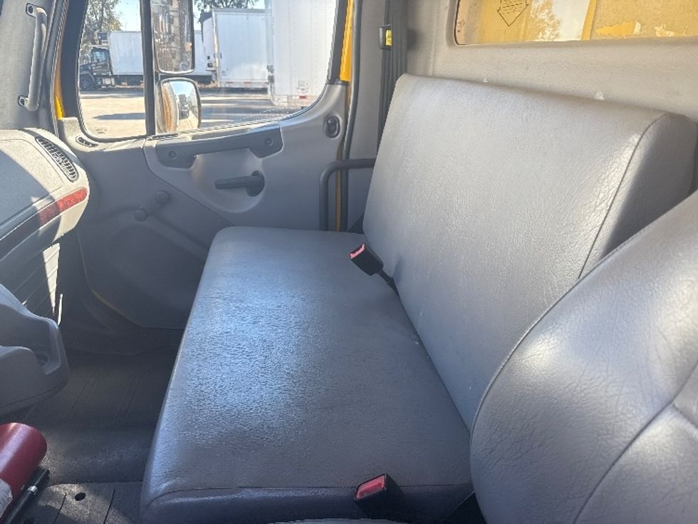Medium Duty Box Truck-Light and Medium Duty Trucks-Freightliner-2019-M2-Fontana-CA-146,023\n\t\tmiles-$ 52,500 - Image 19
