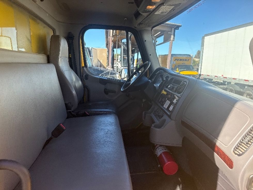 Medium Duty Box Truck-Light and Medium Duty Trucks-Freightliner-2019-M2-Fontana-CA-146,023\n\t\tmiles-$ 52,500 - Image 20
