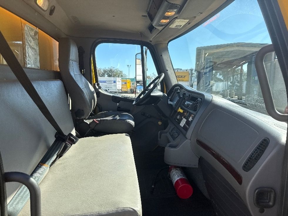 Medium Duty Box Truck-Light and Medium Duty Trucks-Freightliner-2019-M2-Fontana-CA-161,100\n\t\tmiles-$ 50,250 - Image 20