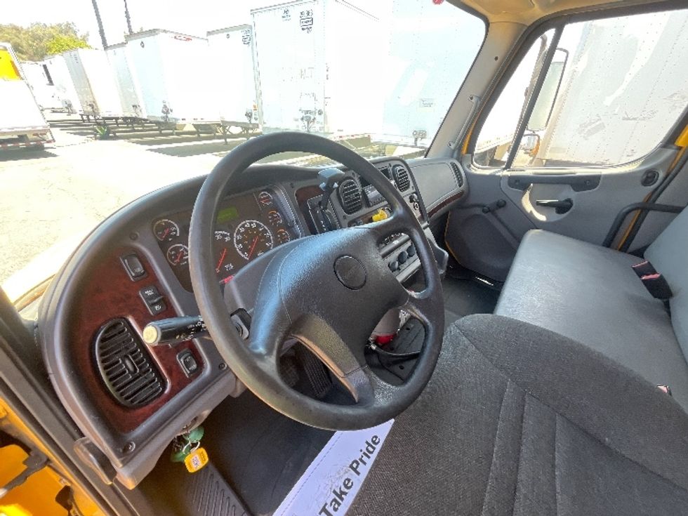 Medium Duty Box Truck-Light and Medium Duty Trucks-Freightliner-2019-M2-Fontana-CA-190,100\n\t\tmiles-$ 46,500 - Image 17