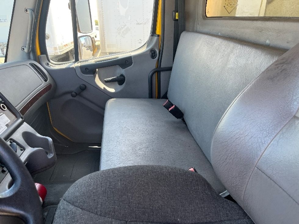 Medium Duty Box Truck-Light and Medium Duty Trucks-Freightliner-2019-M2-Fontana-CA-190,100\n\t\tmiles-$ 46,500 - Image 19