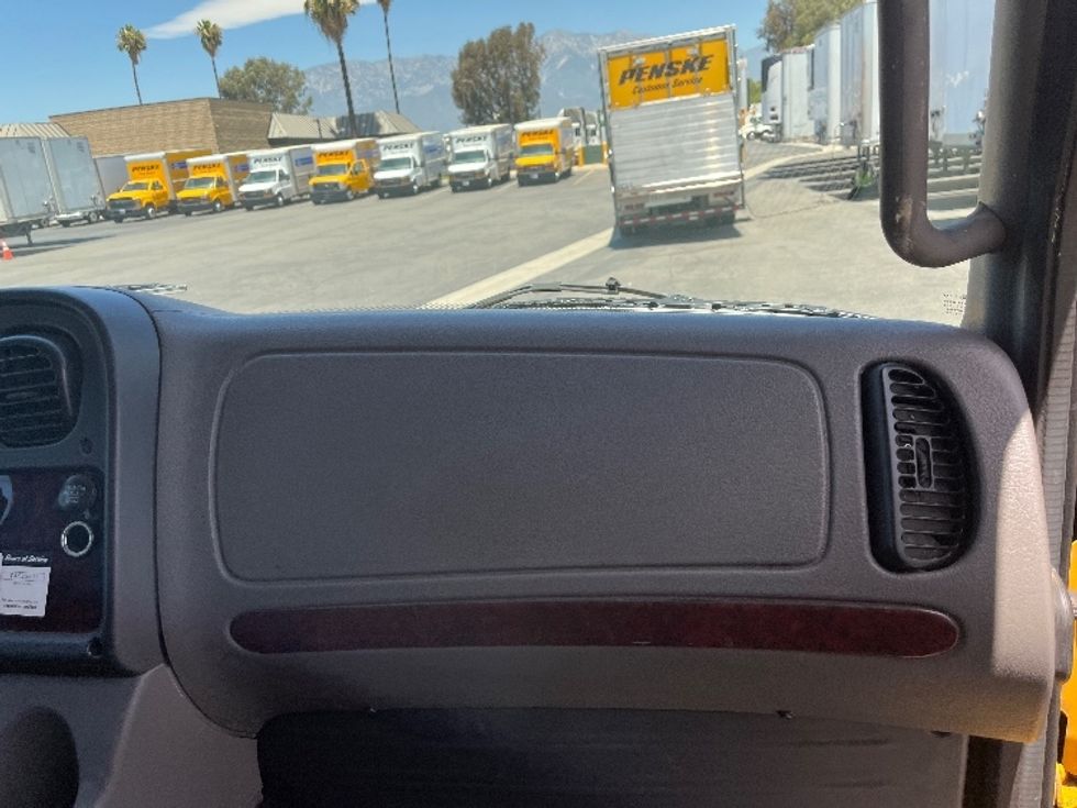 Medium Duty Box Truck-Light and Medium Duty Trucks-Freightliner-2019-M2-Fontana-CA-190,100\n\t\tmiles-$ 46,500 - Image 21