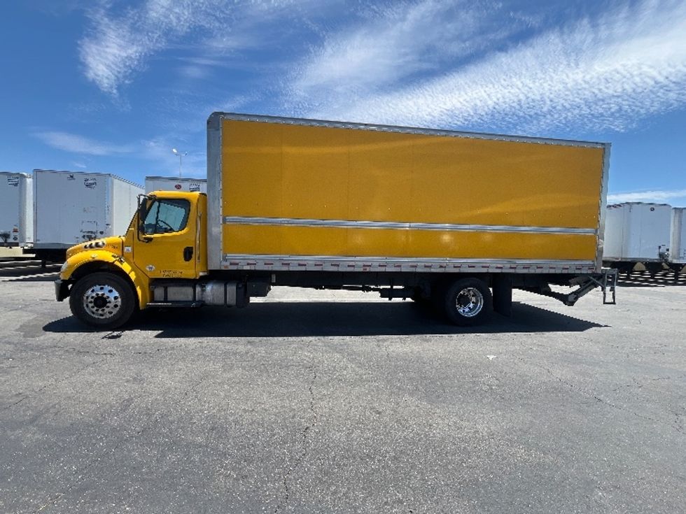 Medium Duty Box Truck-Light and Medium Duty Trucks-Freightliner-2019-M2-Fontana-CA-190,100\n\t\tmiles-$ 46,500 - Image 4