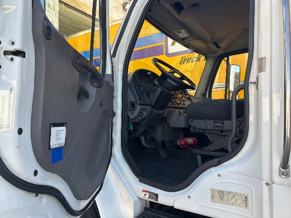 Medium Duty Box Truck-Light and Medium Duty Trucks-Freightliner-2019-M2-Fontana-CA-224,315\n\t\tmiles-$ 45,500 - Image 16