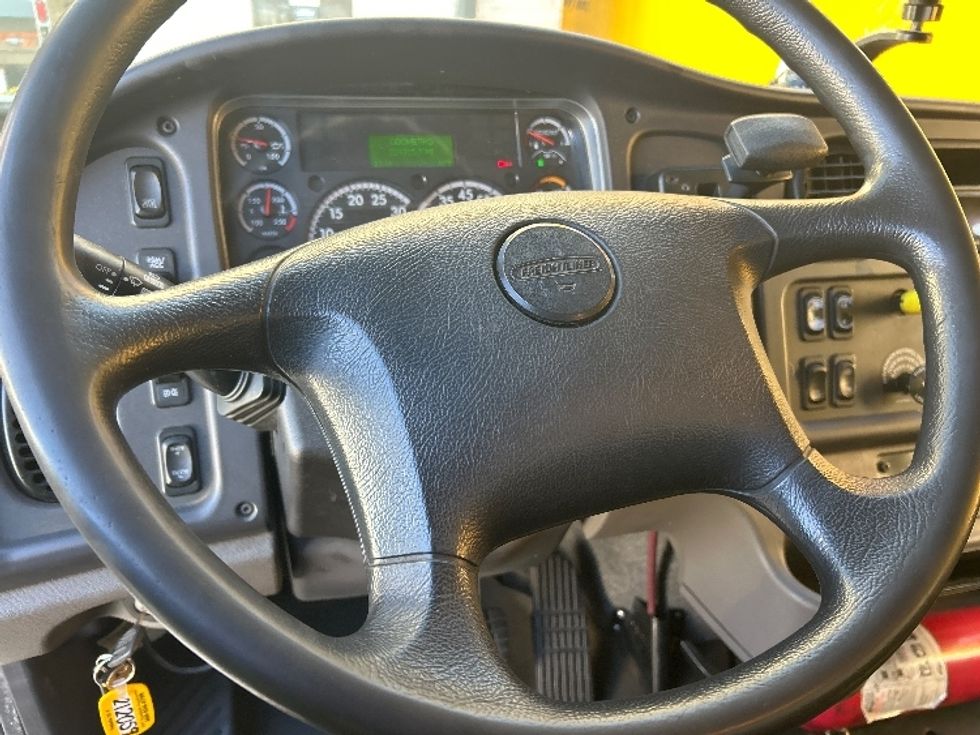 Medium Duty Box Truck-Light and Medium Duty Trucks-Freightliner-2019-M2-Fontana-CA-224,315\n\t\tmiles-$ 45,500 - Image 17